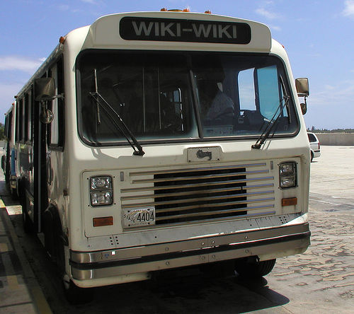 File:Wikiwikibus.jpg